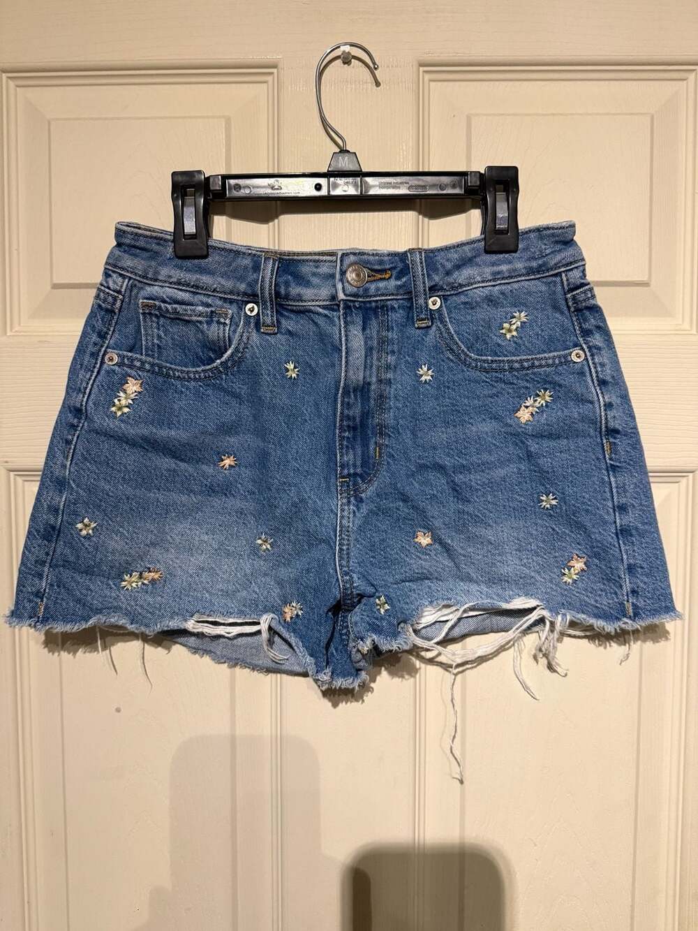 American Eagle Mom Shorts Size 2 Blue Denim Floral Embroidered Distressed